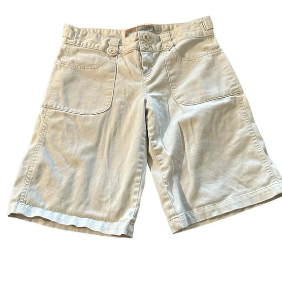 Fox Pants - Fox women's size 9 bermuda cream shorts Waist 17", inseam 11", rise 9"